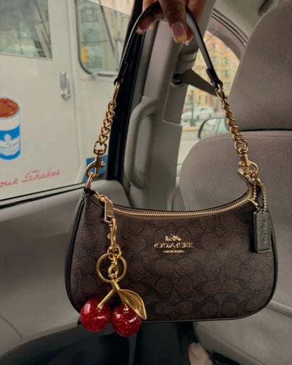 Signature Chain Shoulder Bag